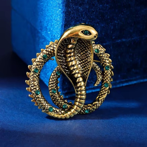 Golden Serpent Power Emerald Blue Crystal Eyes & Accents, Regal Cobra Brooch - Picture 1 of 4
